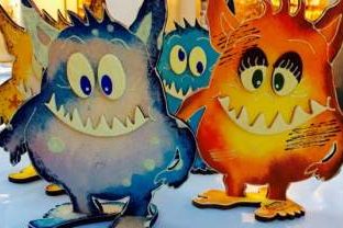 Zum Kindergeburtstag Leuchtmonster basteln, Bild 1