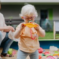 Kinderbrille auf Ausflug und Reise: vorbereitet starten, ruhig reagieren
