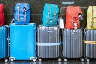 Wie man für einen Sommerurlaub mit der Familie packt