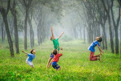 Freizeit, Spaß und Spielen - Turnschuhe für Kinder on Tour!