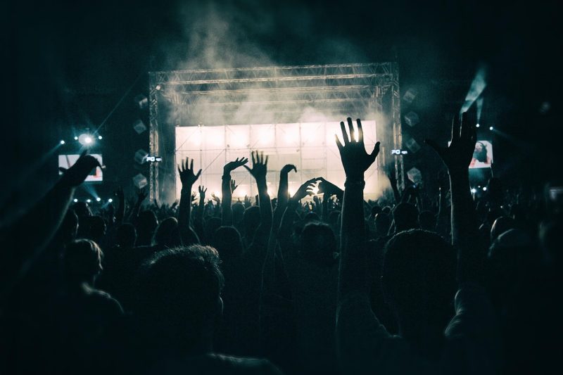 Virtuelle Events und Konzerte: Ein neuer Trend in der Unterhaltungsbranche