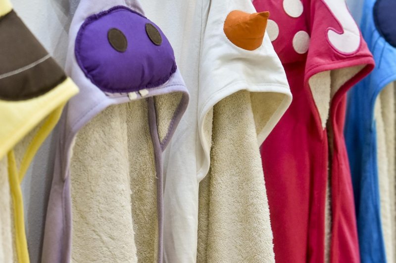 Bademäntel für Kinder - Materialien, Kosten und Pflege