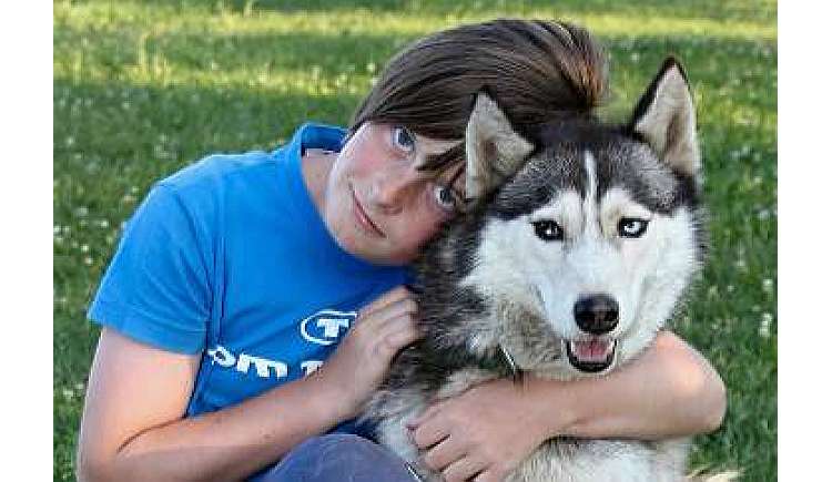 Familienwanderung mit Husky