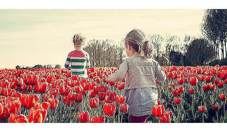 Kinder richtig anziehen im Frühling: Nicht zu kalt und nicht zu warm